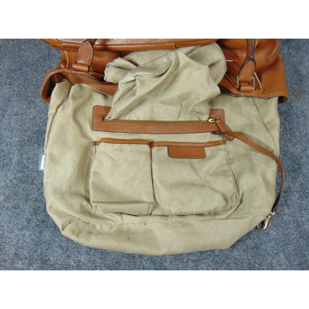 Michael Kors Vivian East West Shoulder Bag‎ Brown Leather Zip Pocket Tote